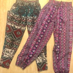 2 LITTLE GIRLS PANTS